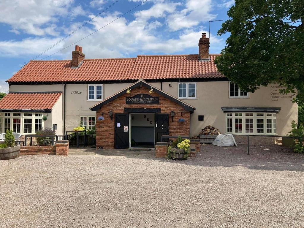 The Fountain At Tuxford & The Square And Compass Normanton On Trent 호텔 외부 사진