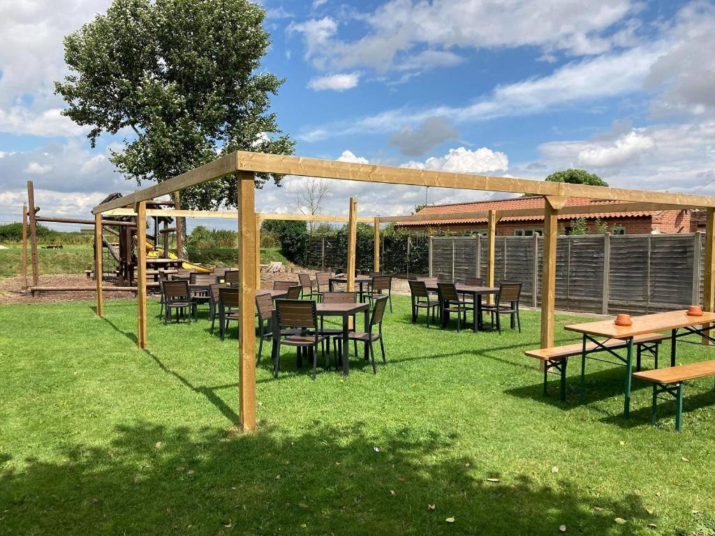 The Fountain At Tuxford & The Square And Compass Normanton On Trent 호텔 외부 사진